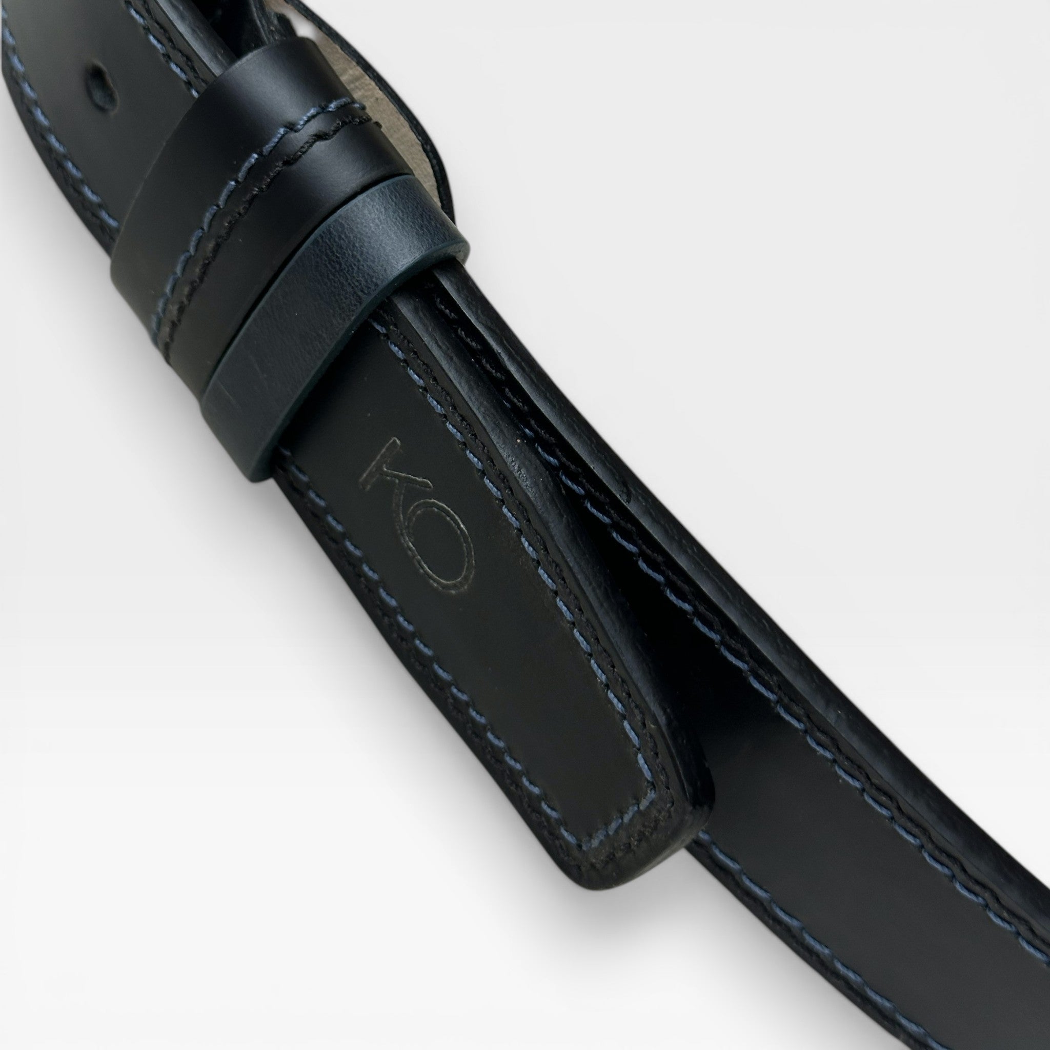 Cinturón Hombre "Bliss" – Confort Superior en Cuero Flexible "La suavidad que no sacrifica resistencia. El cinturón que se adapta a ti."