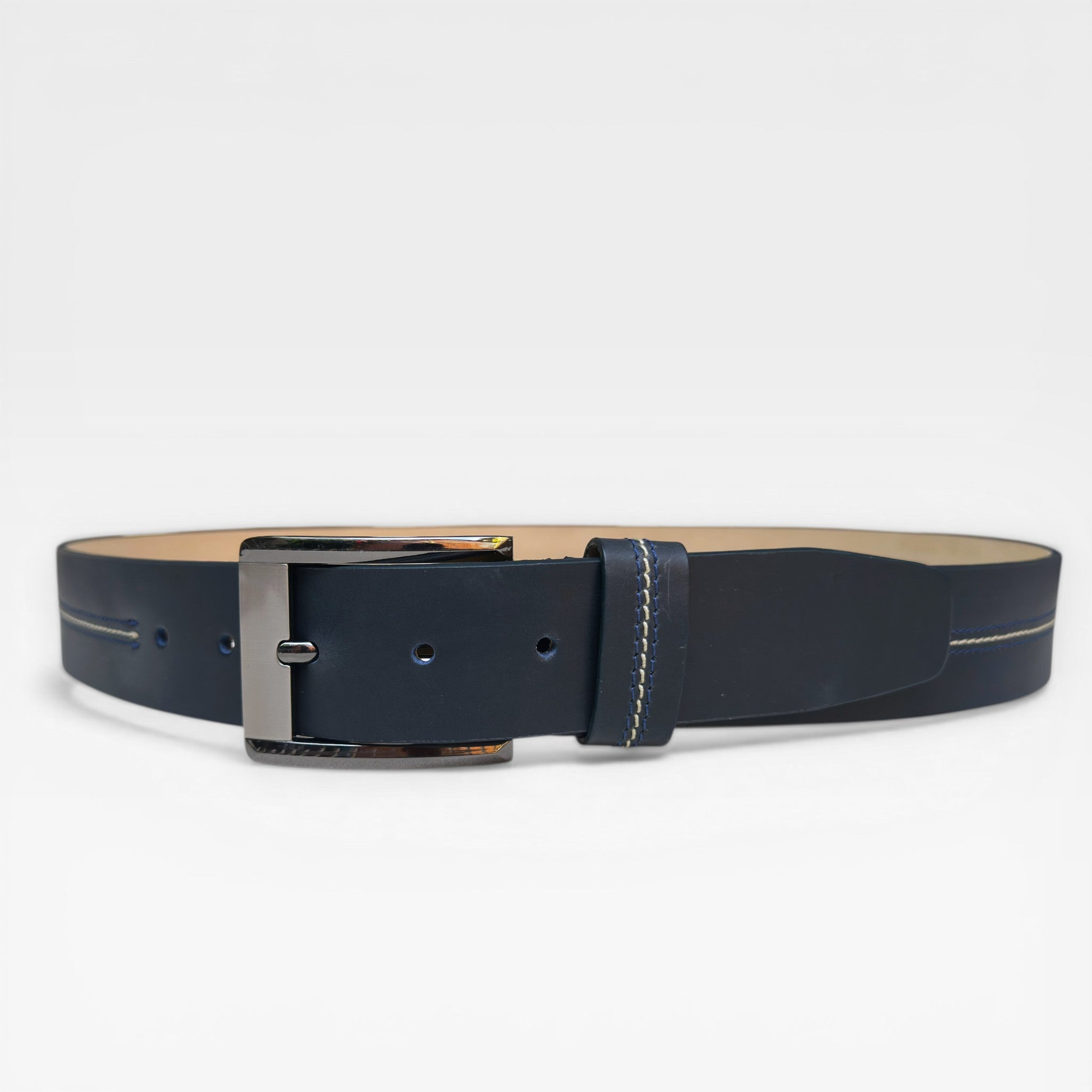 Cinturón Hombre "Strength" – Poder y Resistencia Inquebrantable "El cinturón que no cede. Diseñado para hombres que exigen el máximo rendimiento."