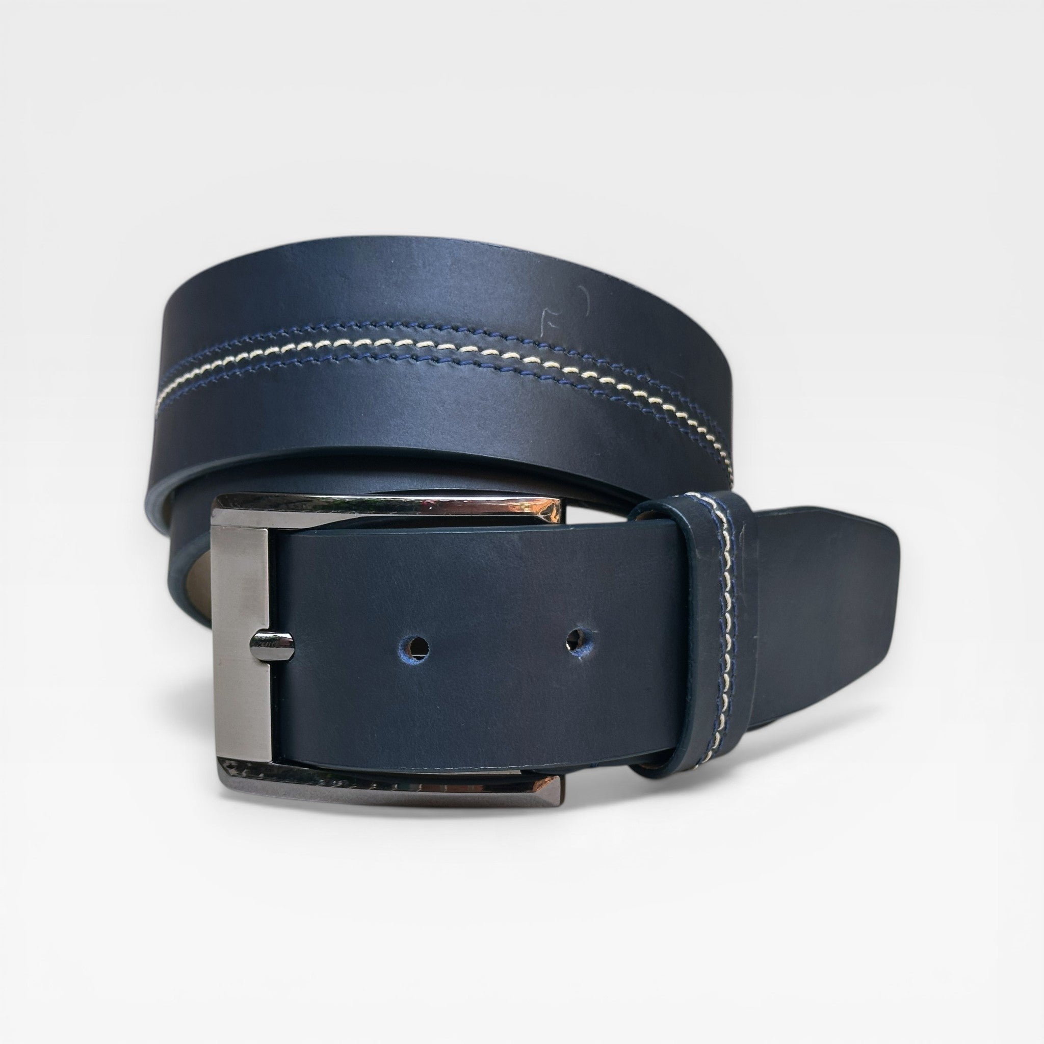 Cinturón Hombre "Strength" – Poder y Resistencia Inquebrantable "El cinturón que no cede. Diseñado para hombres que exigen el máximo rendimiento."