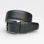 Cinturón Hombre "Grand" – La Fuerza del Cuero en su Máxima Expresión "Un cinturón con autoridad. Diseñado para resistir el paso del tiempo y las tendencias."